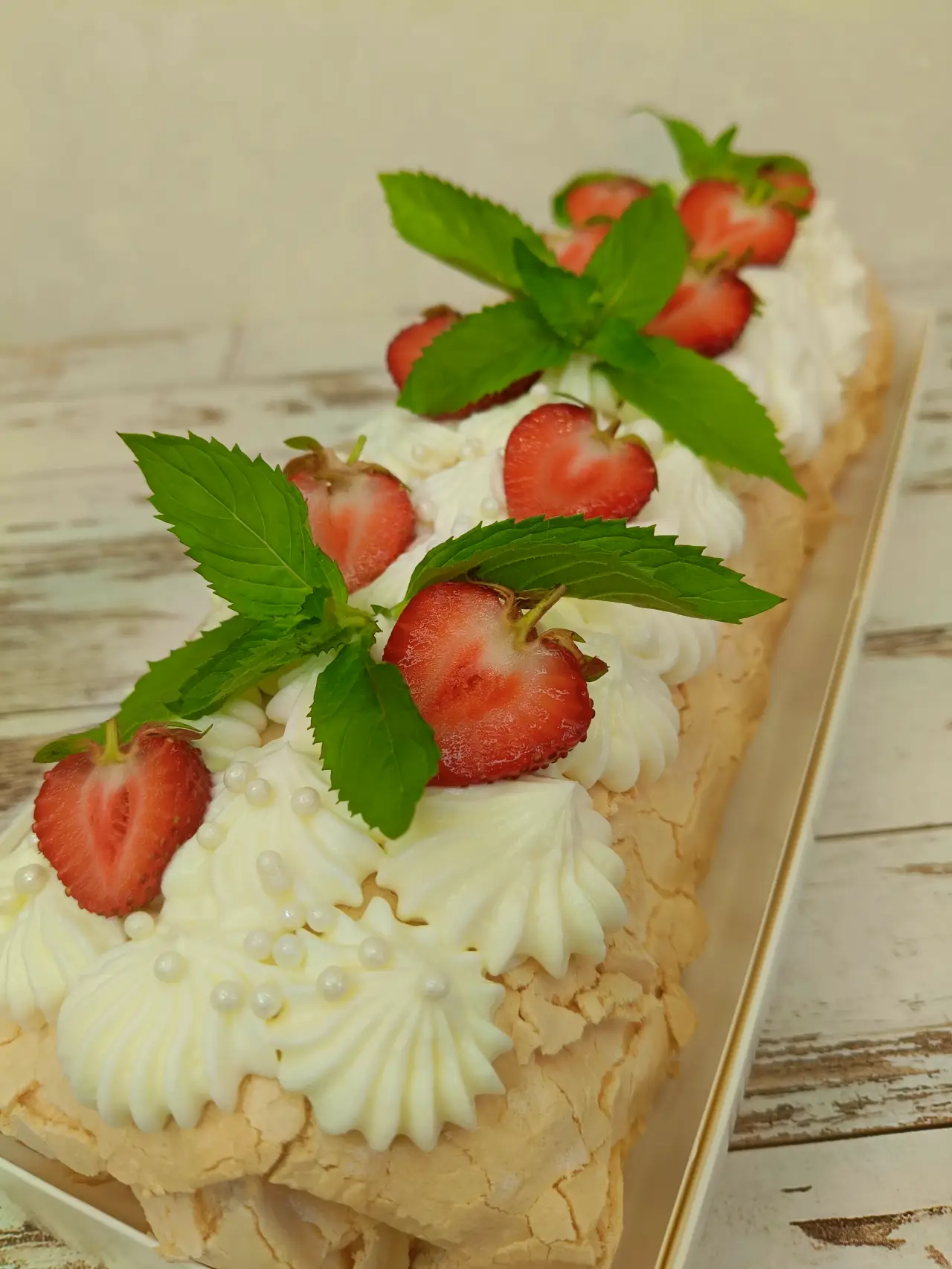 Меренговый рулет